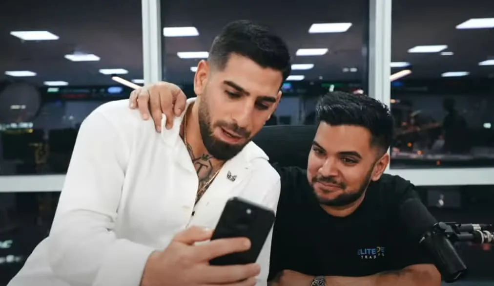 Ilia topuria con Pako Thawani. Cuentas fondeadas